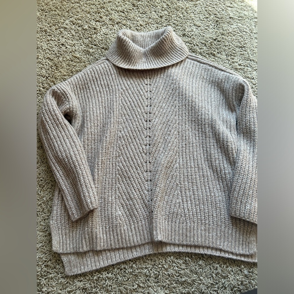 Time & Tru | NWOT Beige Knit Sweater